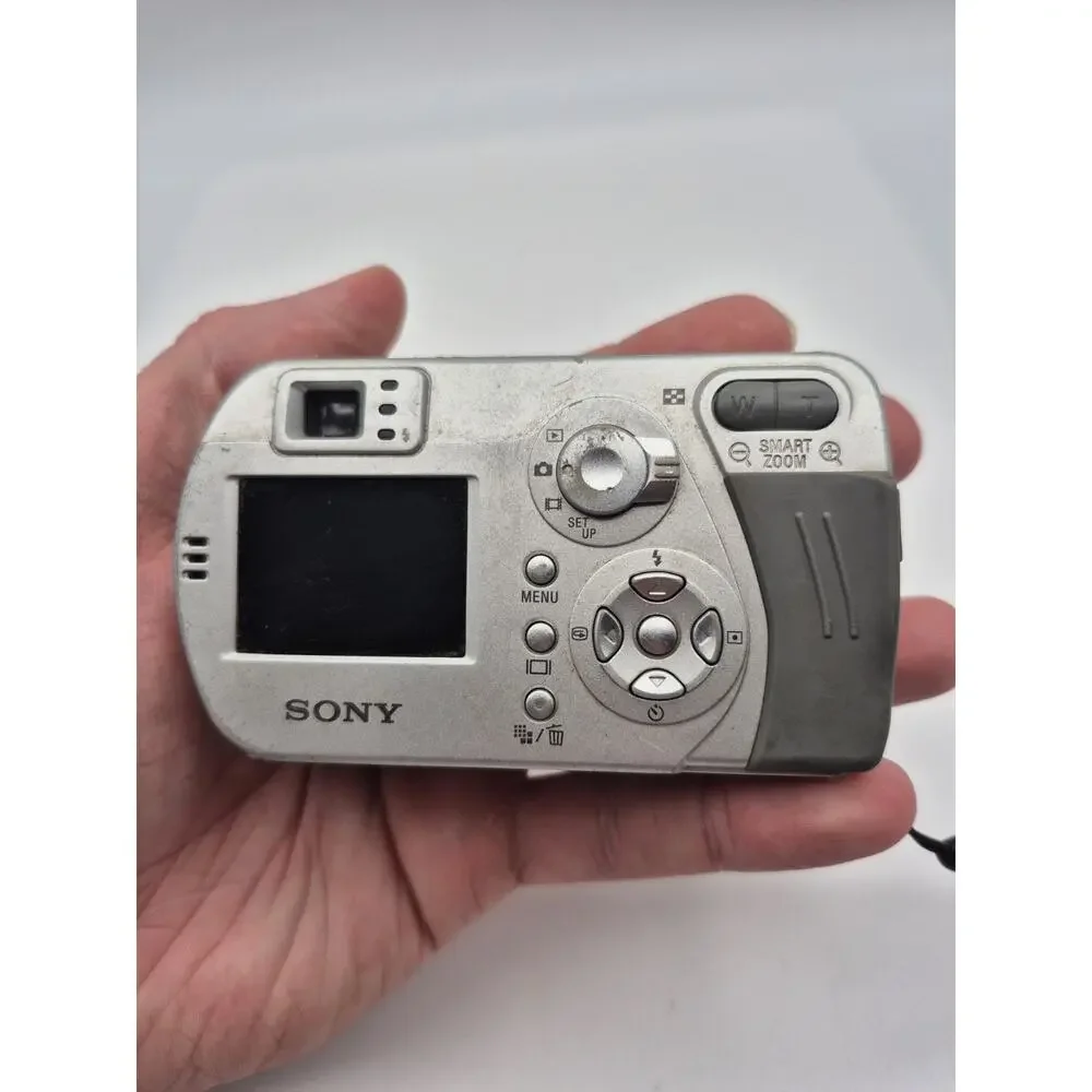 Sony Digital Camera Cybershot DSC-P32 3.2MP Silver For Parts Read Description